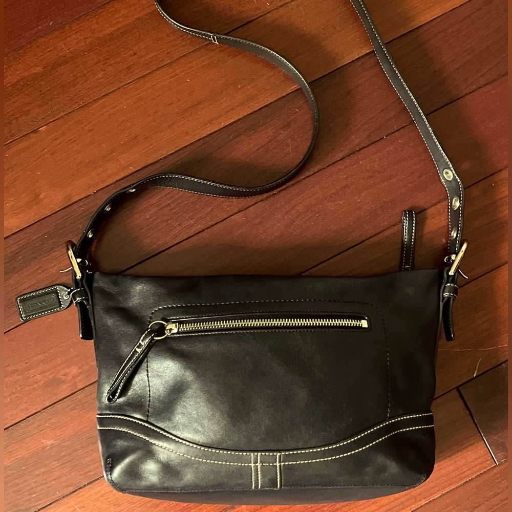 LIKE NEW Coach Black Purse Crossbody Vintage Hobo Bag F10939